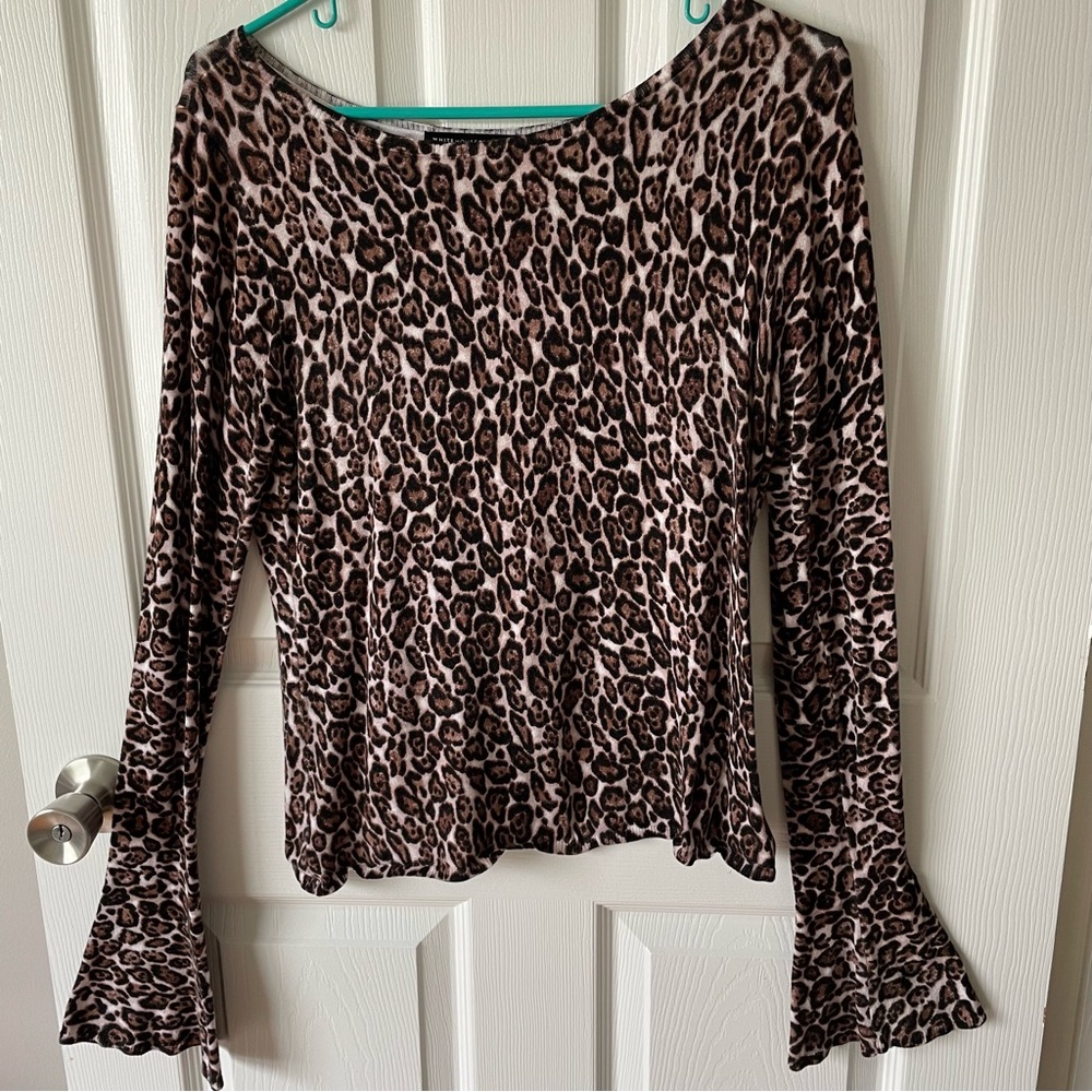 Women’s White House Black Market Lightweight Leopard Sweater Top Size Medium